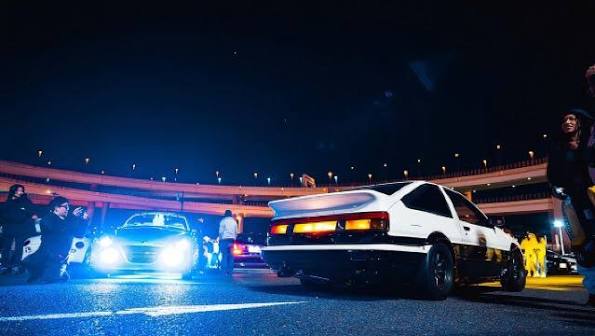 Toyota AE86 bei einem Nacht-Meet — wie sich die Daikoku PA Experience anfühlt